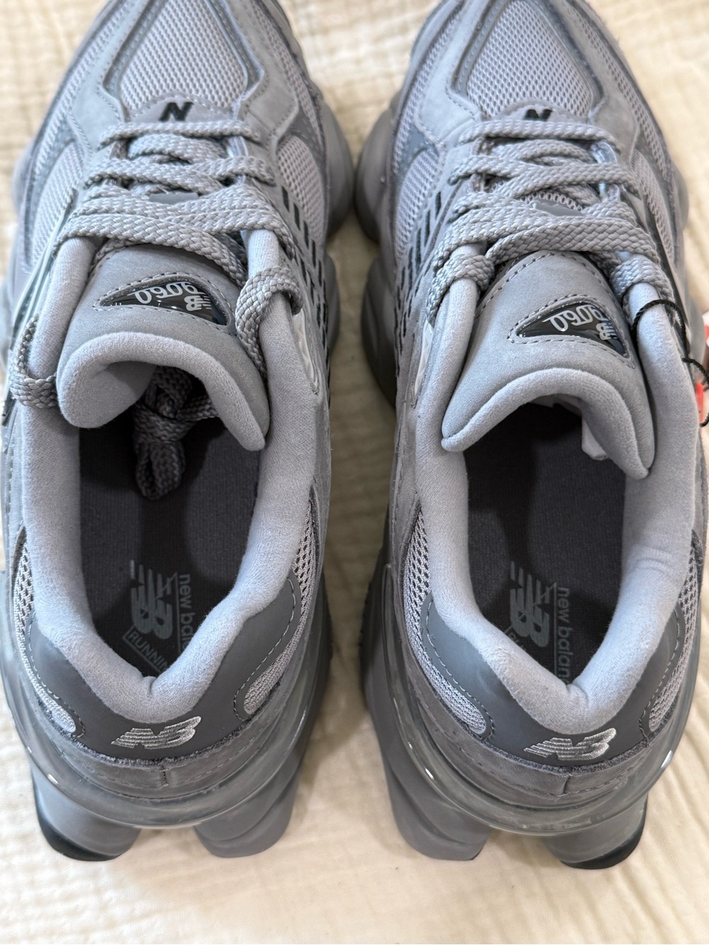 - NEW New Balance 9060 Sneakers BT - Picture 7 of 8